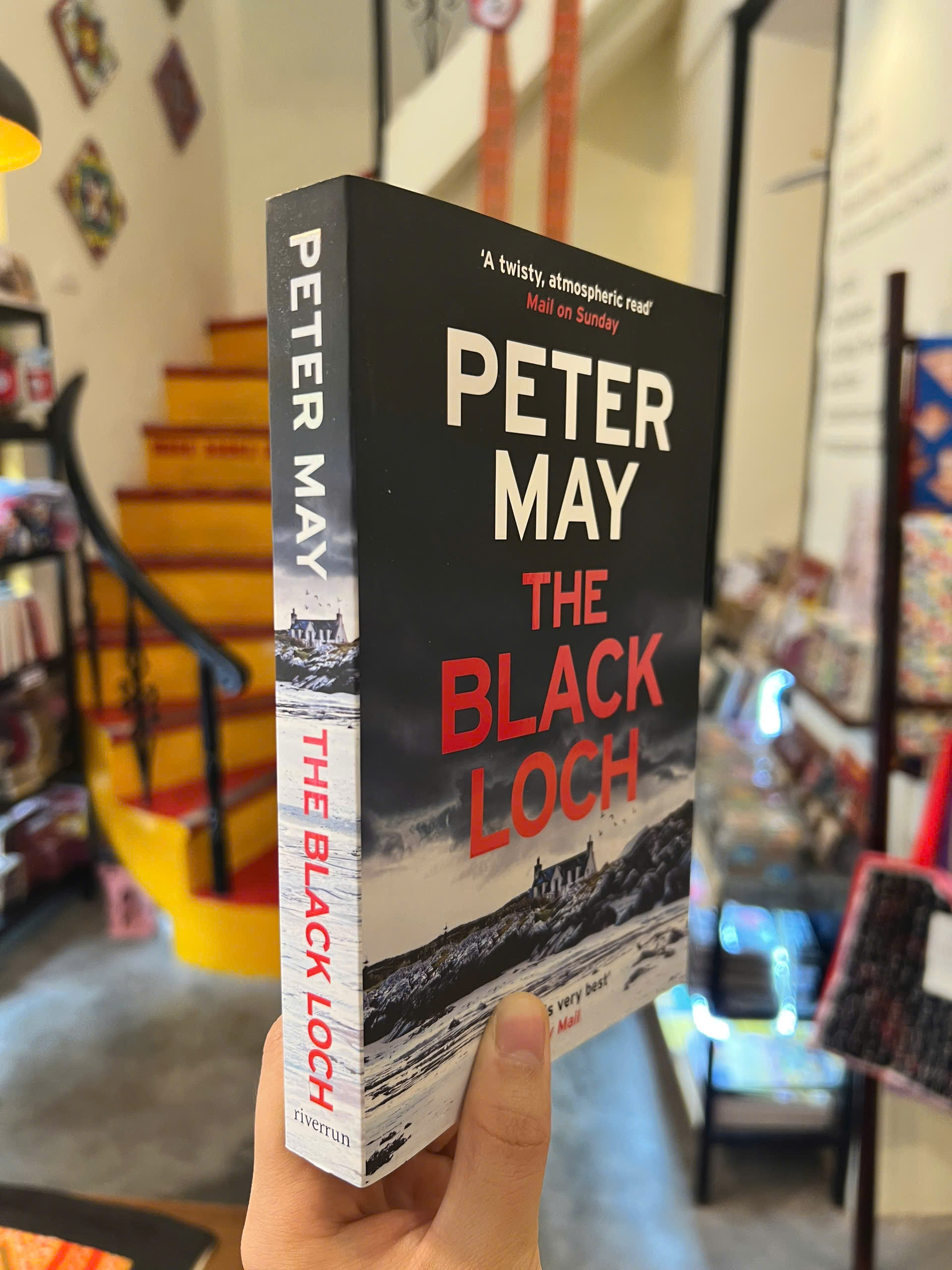 Sách - The Black Loch by Peter May | Fiction / Crime / Thriller / Bí ẩn / Ngoại văn nhập khẩu UK