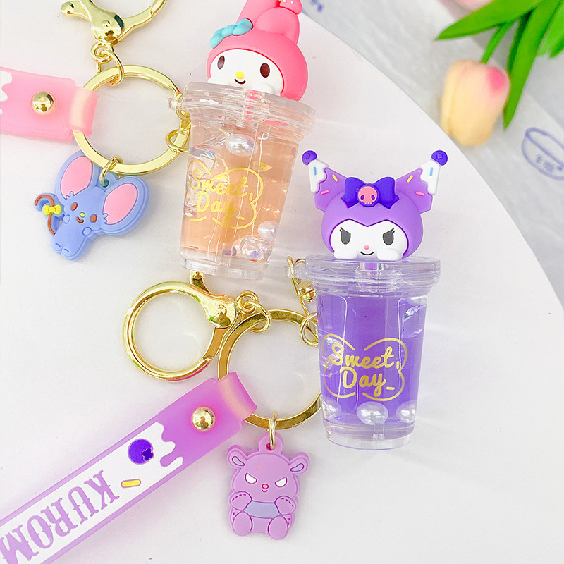 S123 - Móc khóa Sanrio ly trà sữa gel kim tuyến dễ thương treo chìa khóa, túi xách - Cây Sồi Già - Mèo Hello Kitty