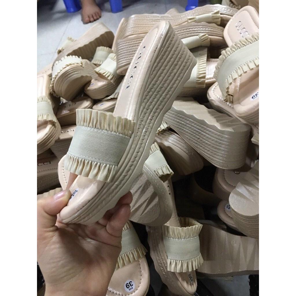 Dép đế xuồng siêu nhẹ tua rua