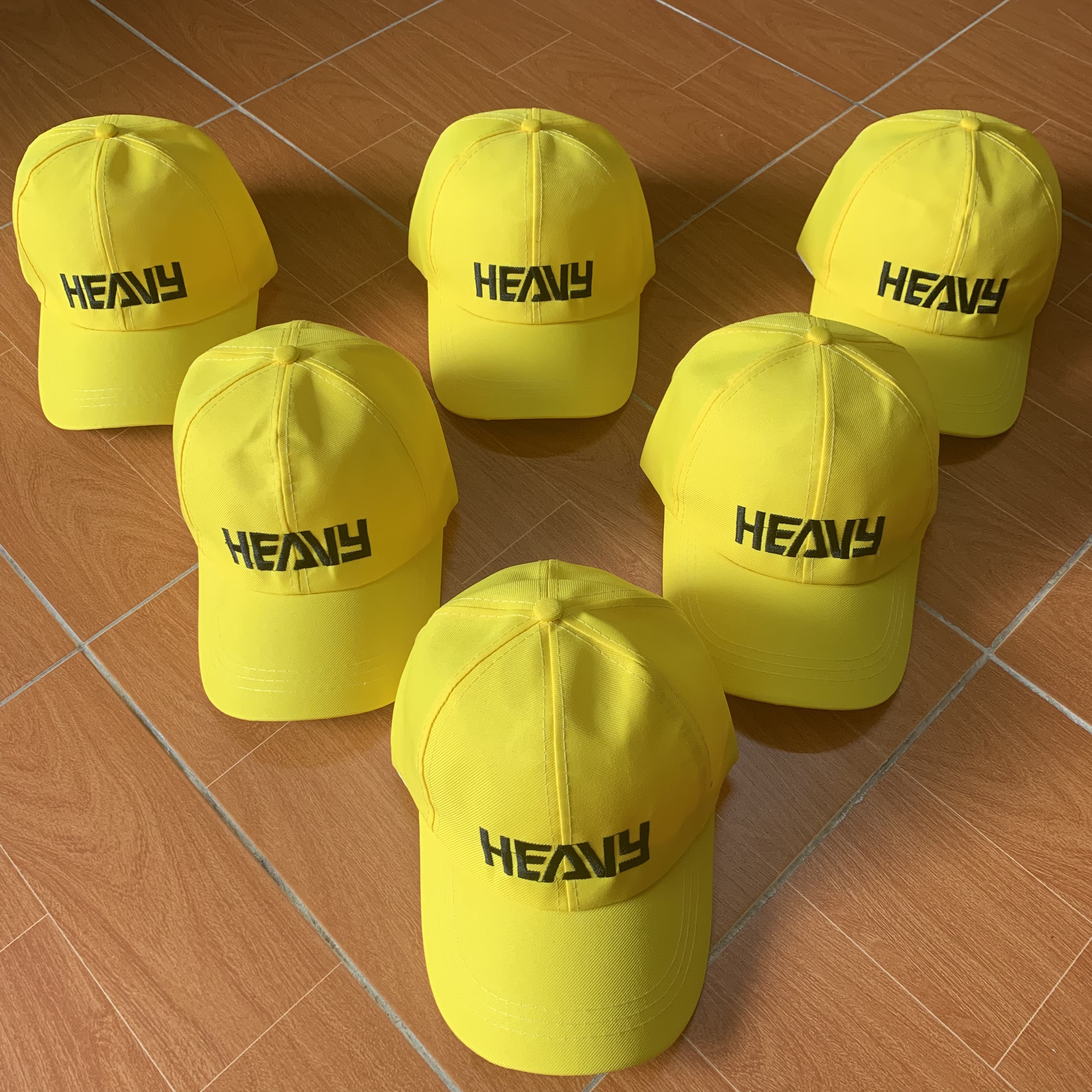 Mũ Lưỡi Trai Team Heavy Màu Vàng Chất Liệu Kaki Logo Thêu Cực Chất Phù Hợp Cho Cả Nam Và Nữ
