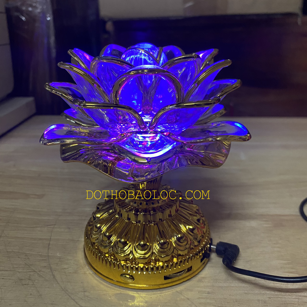 Đèn thờ led bông sen nở đổi màu kết hợp máy đọc kinh Phật nhiều bài cao 13cm