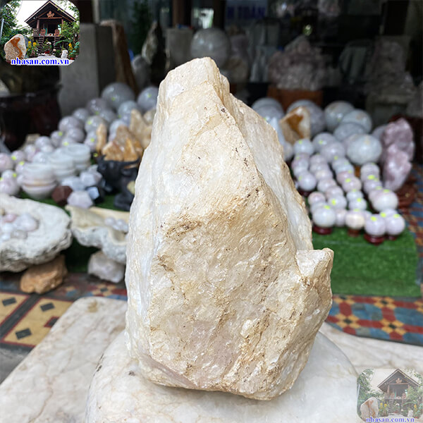 Đá thạch anh thô đẹp 6.8 Kg - Tăng cường năng lượng tích cực cho gia đình bạn