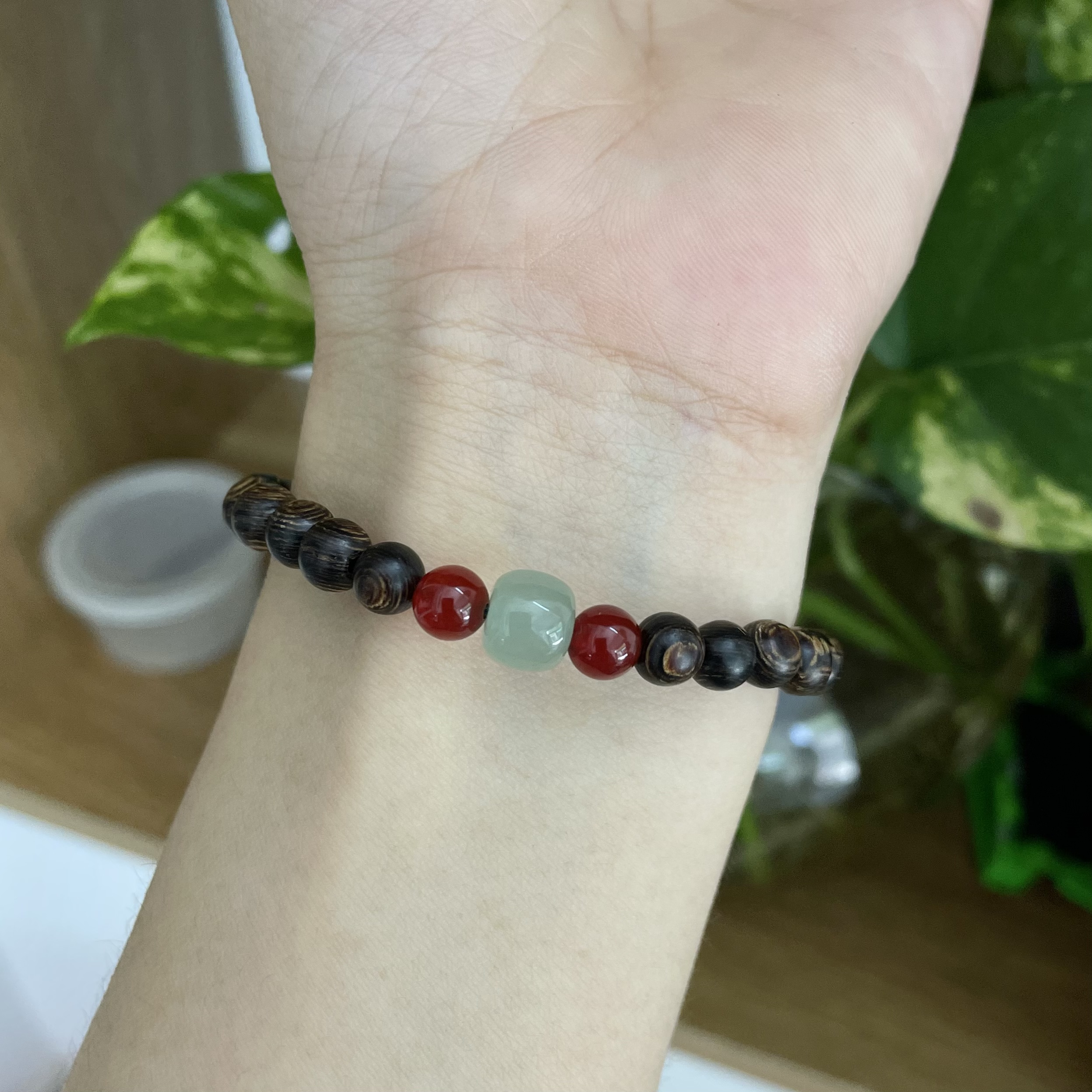 Vòng trầm sánh chìm 6 ly phối đá
