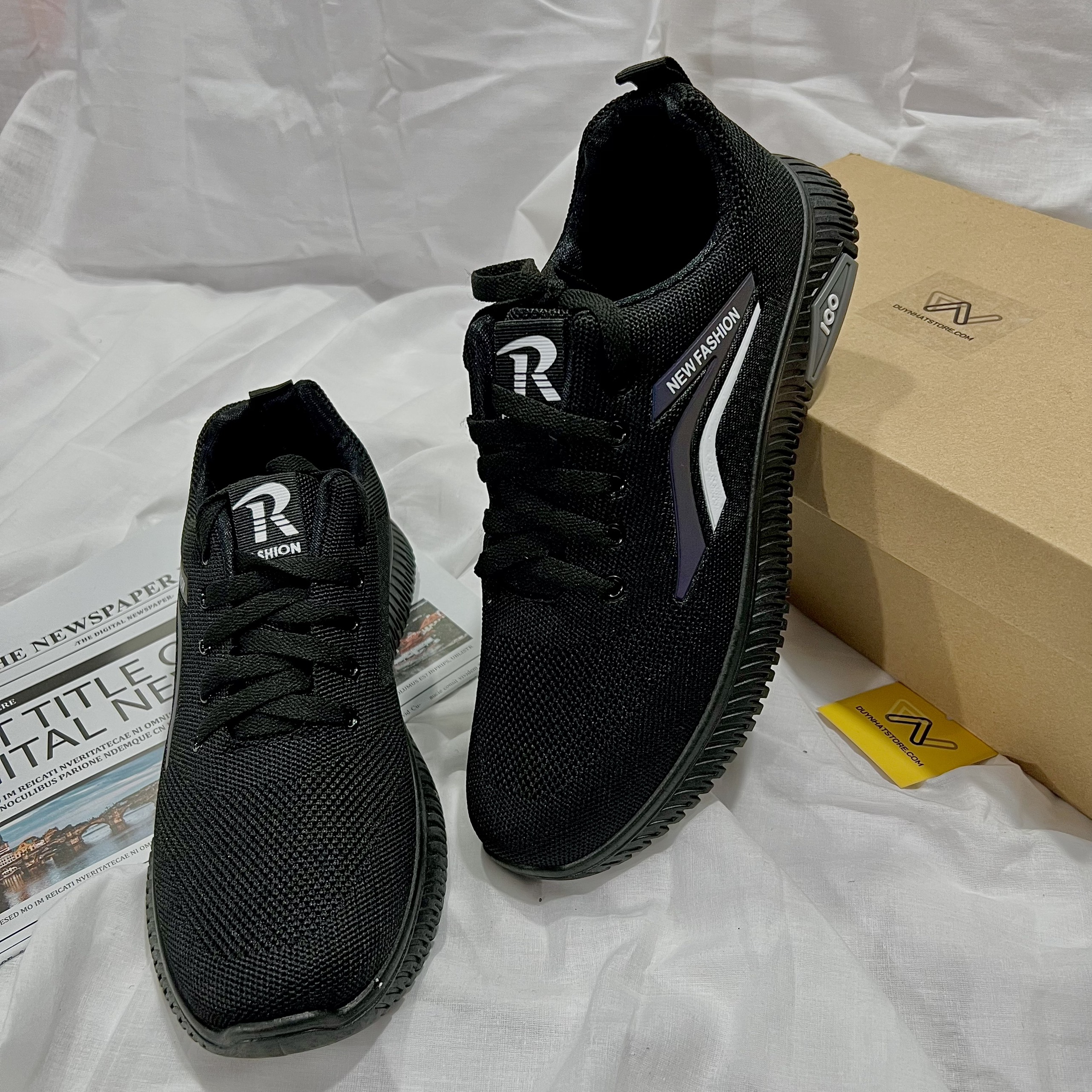 Giày Thể Thao Nam Màu Đen Thui Viền Cao Duy Nhật Store Sang Bonsai Uzzang Đẹp Độn 2cm Êm Sneaker Bata Trendy Đơn Giản