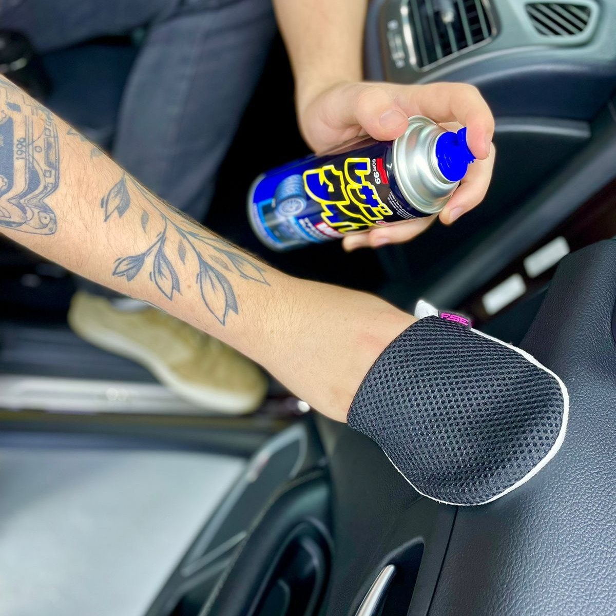 Vệ Sinh Đa Năng Wash Mist L-82 & Bảo Dưỡng Nhựa/Da/Cao Su Nội Thất Leather & Tire Wax L-29 SOFT99