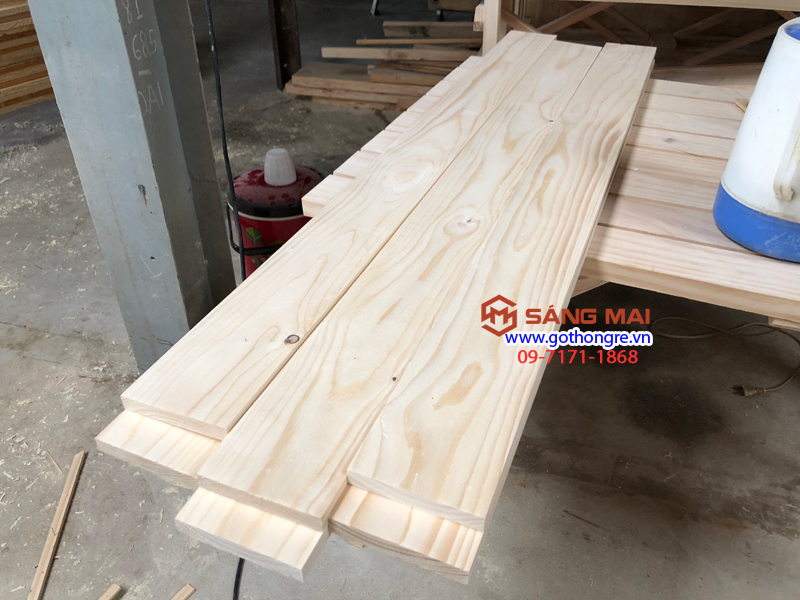 [MS09] - Tấm gỗ thông mặt rộng 10cm x dày 1,5cm x dài 1m + láng mịn 4 mặt