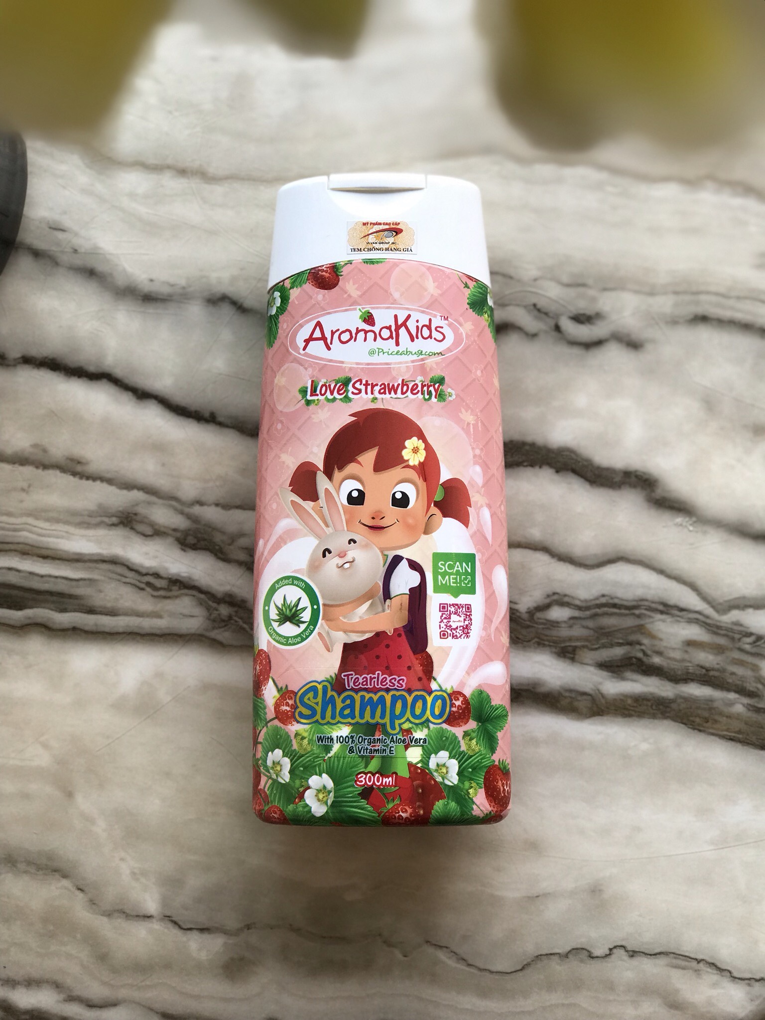 Dầu gội cho bé trẻ em tinh chất hữu cơ chính hãng AROMAKIDS STRAWBERRY không cay mắt an toàn cho da nhạy cảm Vi Vân