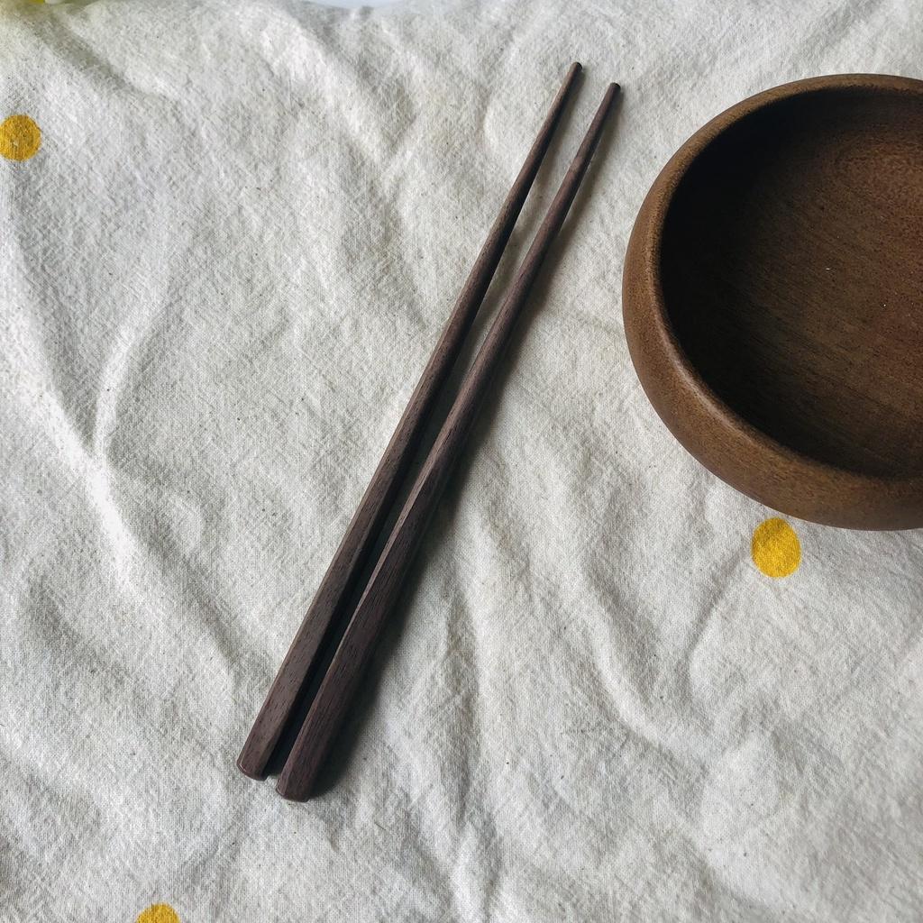 ĐŨA GỖ ÓC CHÓ Nhỏ 19cm, Đũa Gỗ Ăn Cơm Cho Bé, An Toàn Cho Sức Khỏe, Đũa Gỗ Tự Nhiên, Chụp Ảnh Decor