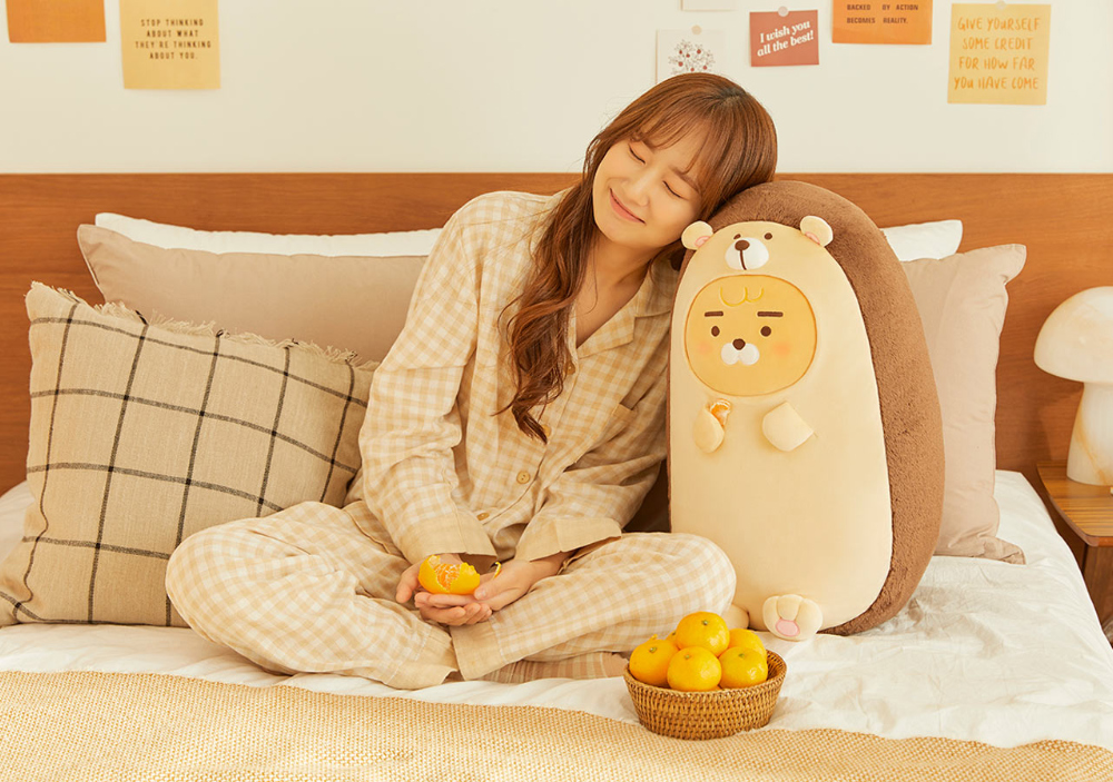 Gối Ôm Dài Sweet Sleep Friend_Nhím Ryan KAKAO FRIENDS Chính Hãng