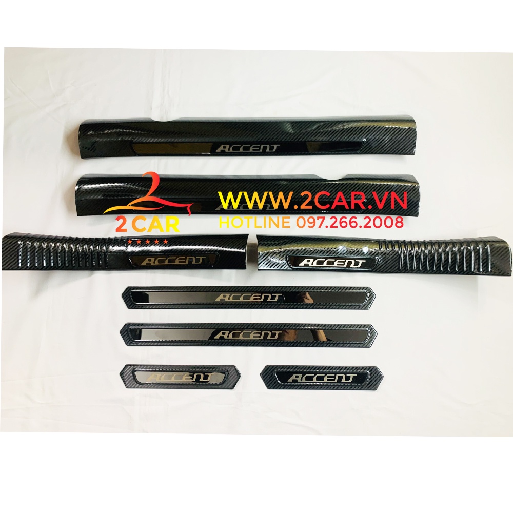 Ốp bậc cửa, nẹp bước chân trong, ngoài Carbon xe Huyndai Accent 2018- 2019- 2021- 2022 vân cacbon cao cấp