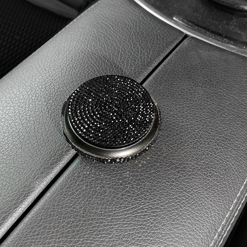 Phong cách mới nhất của nước hoa xe hơi trang trí xe hơi tinh dầu thơm nạm kim cương nước hoa sáng tạo phong cách nữ thần màu đỏ nước hoa thơm nhẹ hương thơm nữ