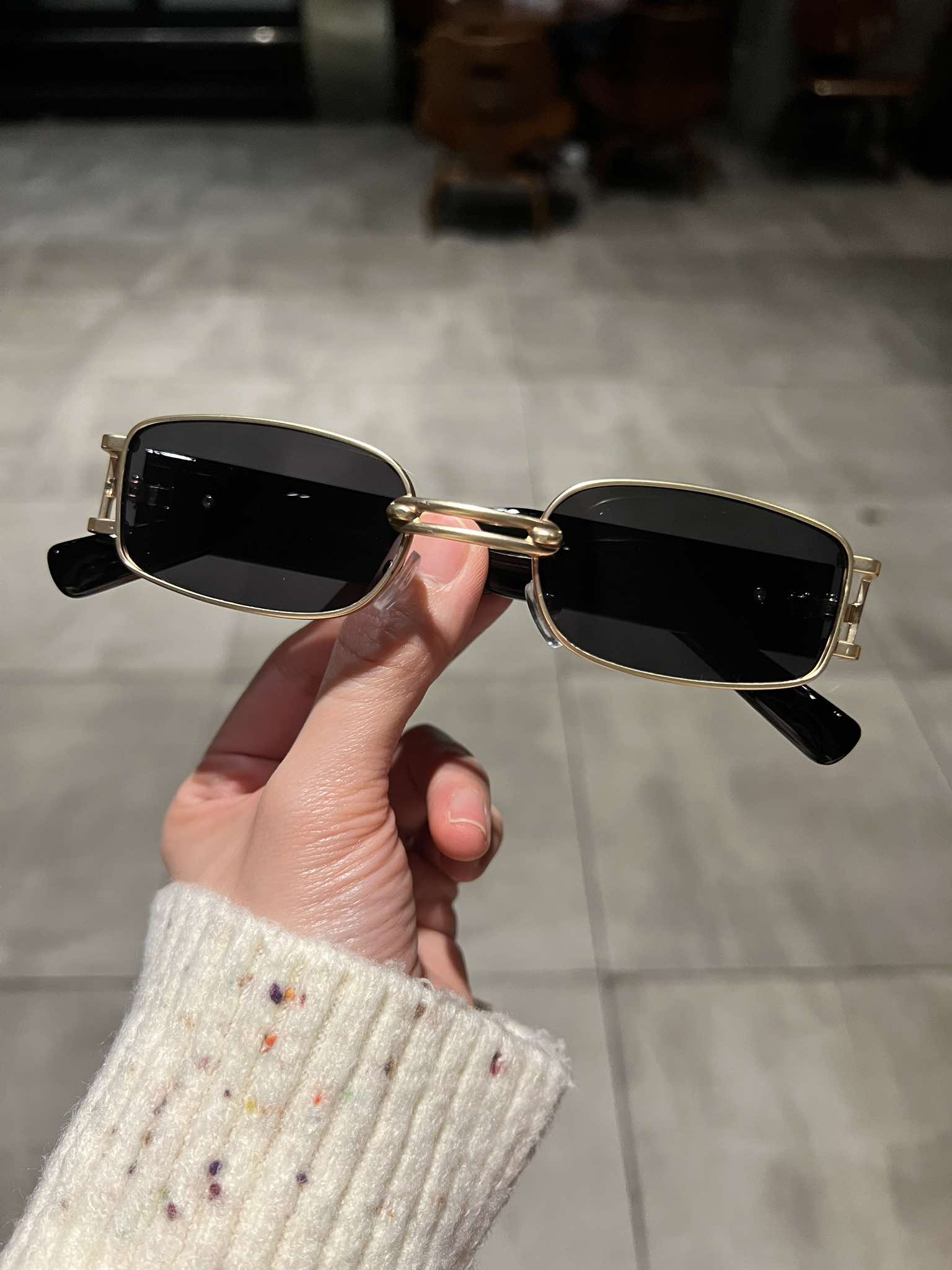 Kính mát unisex nam nữ Mắt vuông form nhỏ chống nắng sành điệu