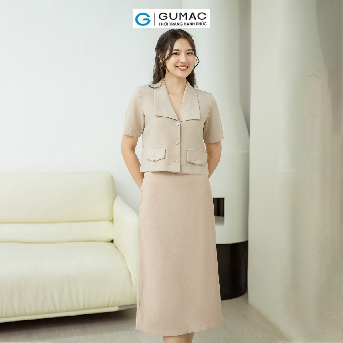 Blazer cổ bẻ V GUMAC AD08043