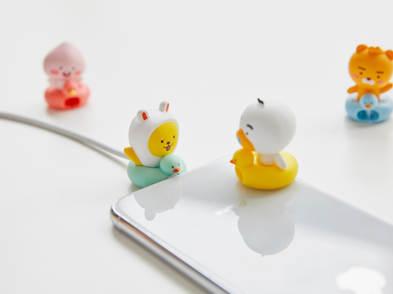 Bộ Bảo Vệ Cáp Sạc Kèm Dây Cáp Little Muzi Kakao Friends Hàng Chính Hãng