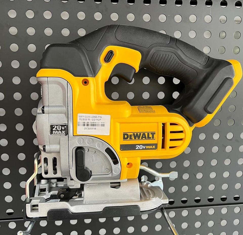 MÁY CƯA CẦM TAY 20V DEWALT DCS334B - HÀNG CHÍNH HÃNG