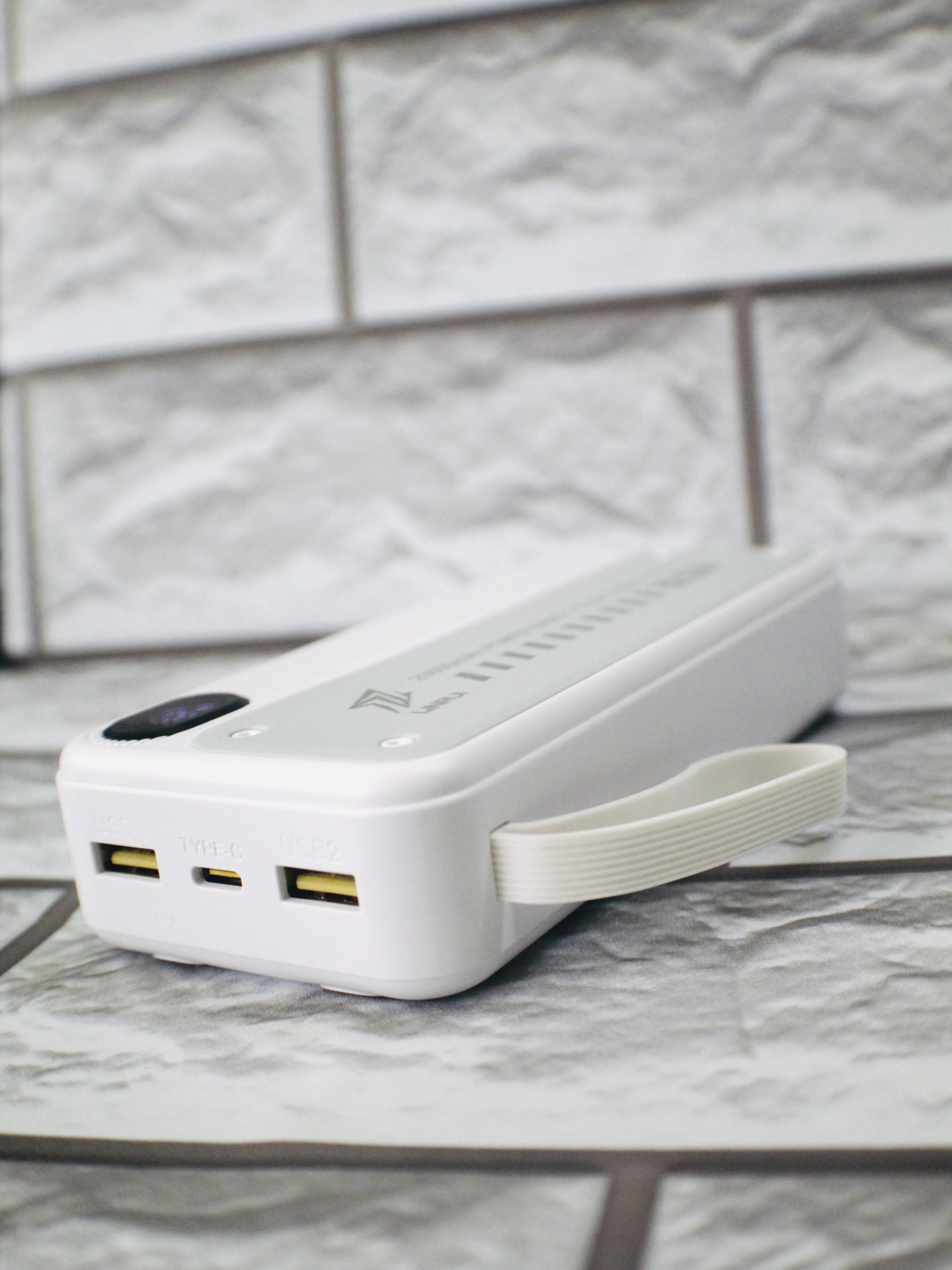 Pin Sạc Dự Phòng Linrui LR009 Dung Lượng 20000mAh, Sạc Nhanh, Tích Hợp Cáp Sạc - Hàng Chính Hãng