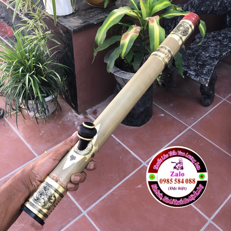 Điếu cày nứa bọc đồng hoa văn dài 68cm