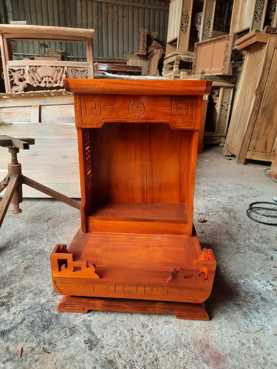Bàn thờ ông địa thần tài mẫu hiện đại cho nhà chung cư ,gỗ tốt