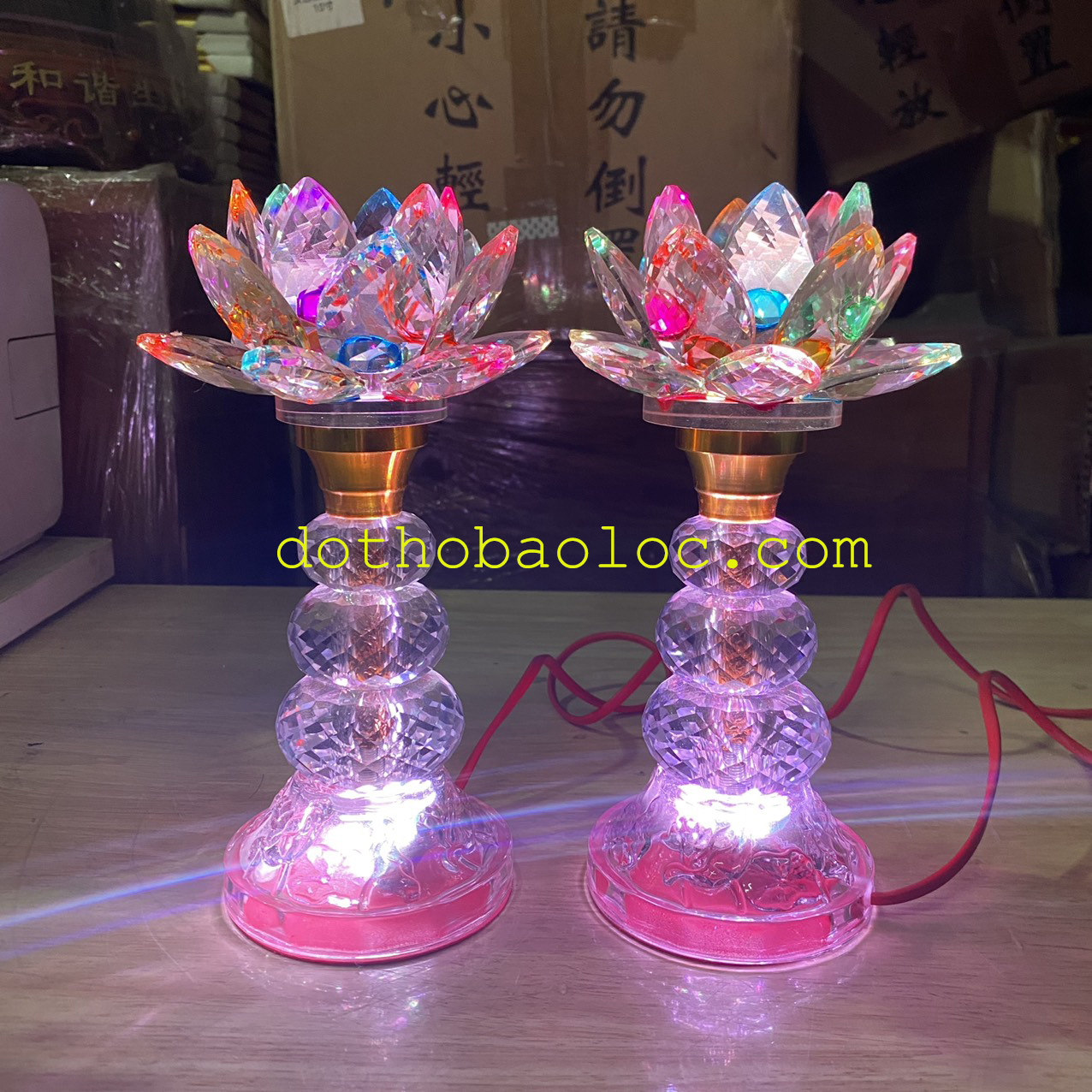 Đèn pha lê hoa sen 3 cục bông cao cấp nhập khẩu từ Đài Loan cao 22cm ( 1 cặp )