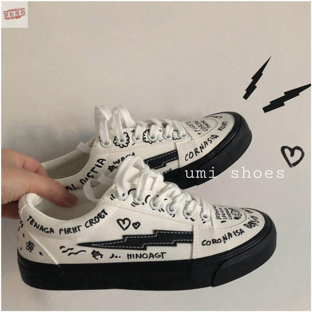 Giày thể thao nữ ulzzang vẽ tay Custom GRAFFITY hot mới chữ kí đẹp đế bánh mỳ độn cao 4cm màu đen trắng