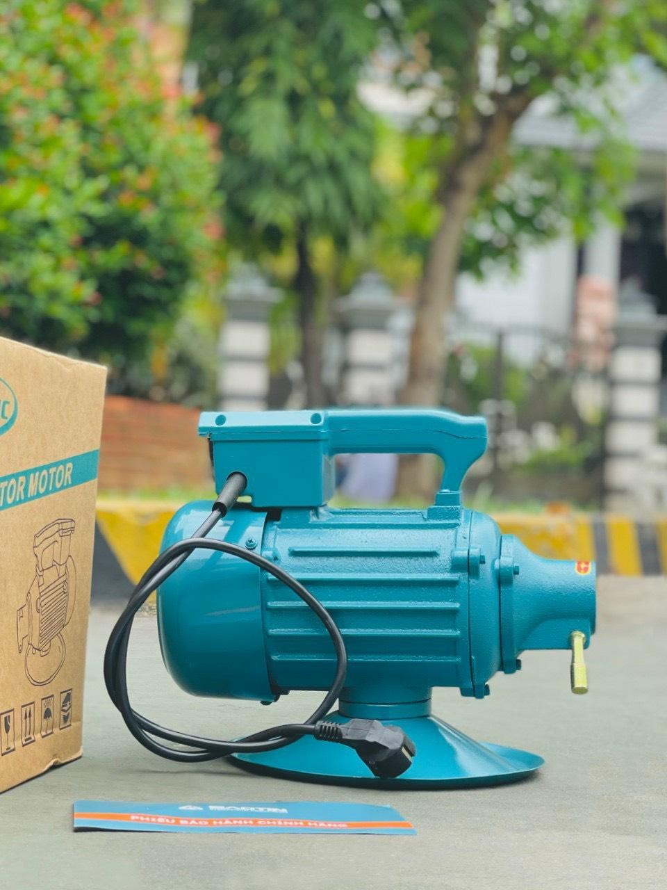 MÁY ĐẦM DÙI MOTOR 1500W CLASSIC CLA-6206- HÀNG CHÍNH HÃNG