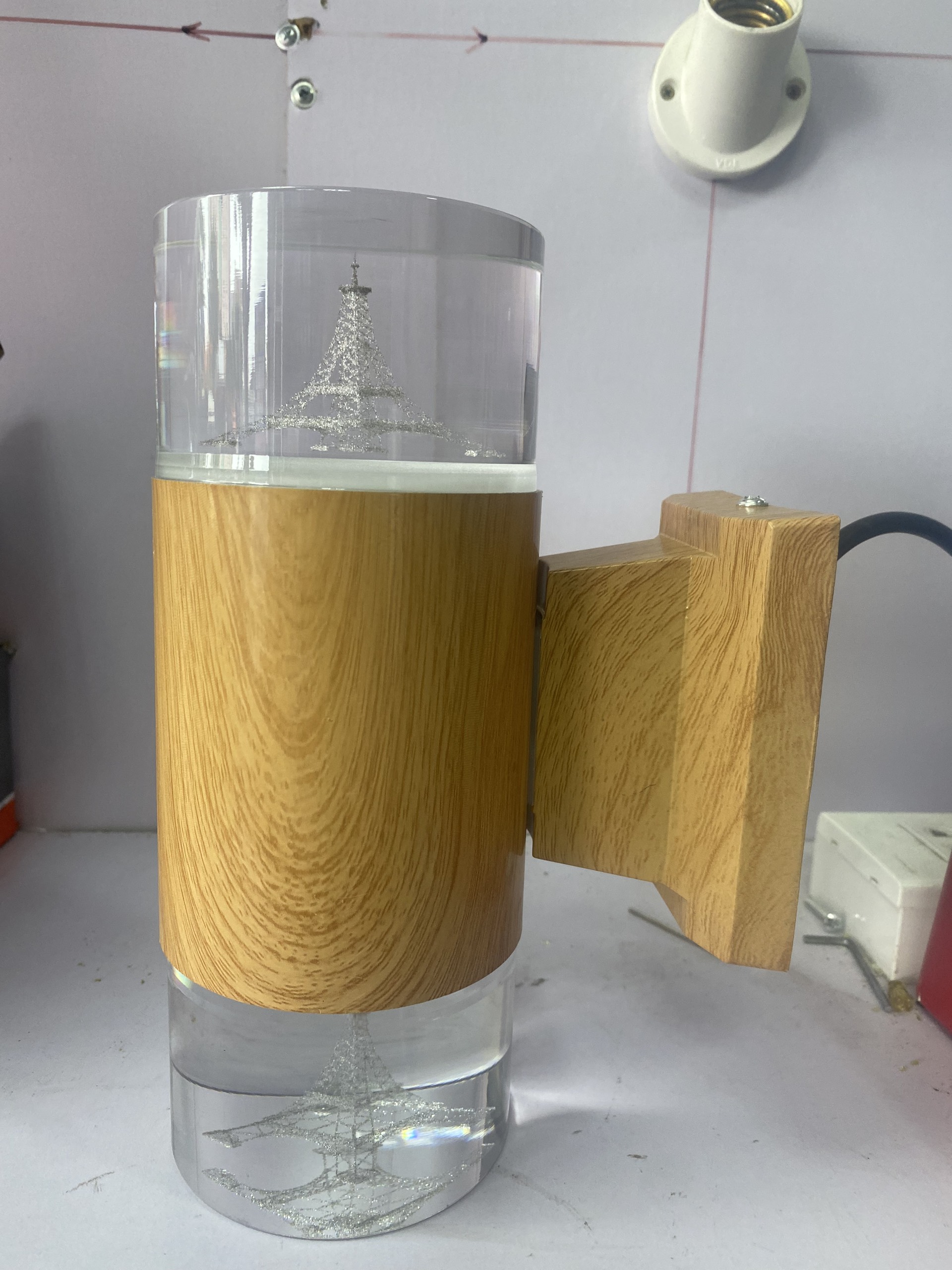 ĐÈN TRỤ 2 ĐẦU THÁP GỖ GẮN TƯỜNG, GẮN CỘT, 3 CHẾ ĐỘ ÁNH SÁNG
