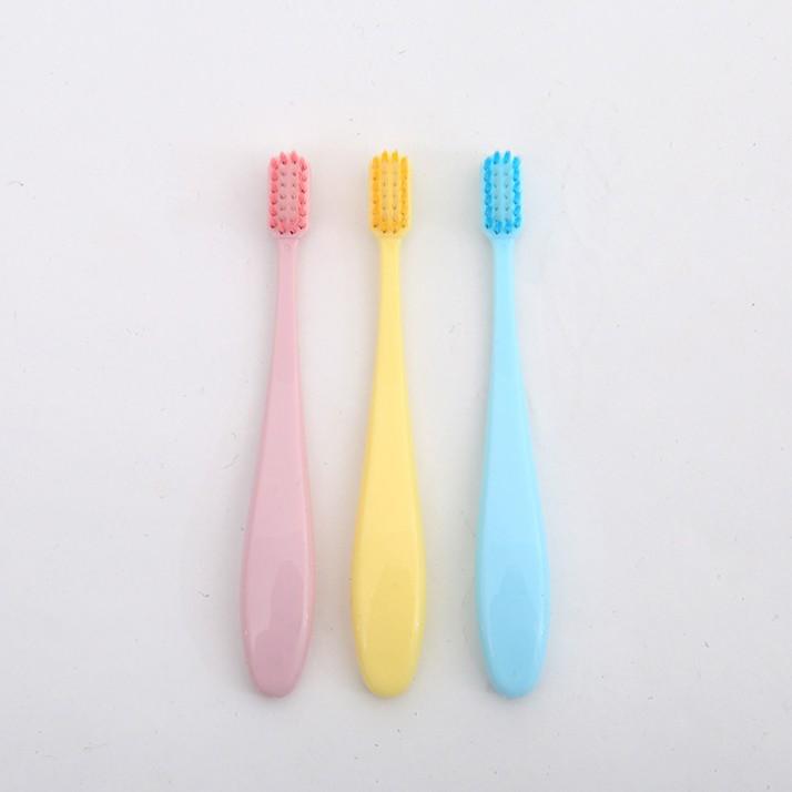 Combo 3 bàn chải đánh răng trẻ em lông mềm ToothBrush Soft Bristies Nhật Bản