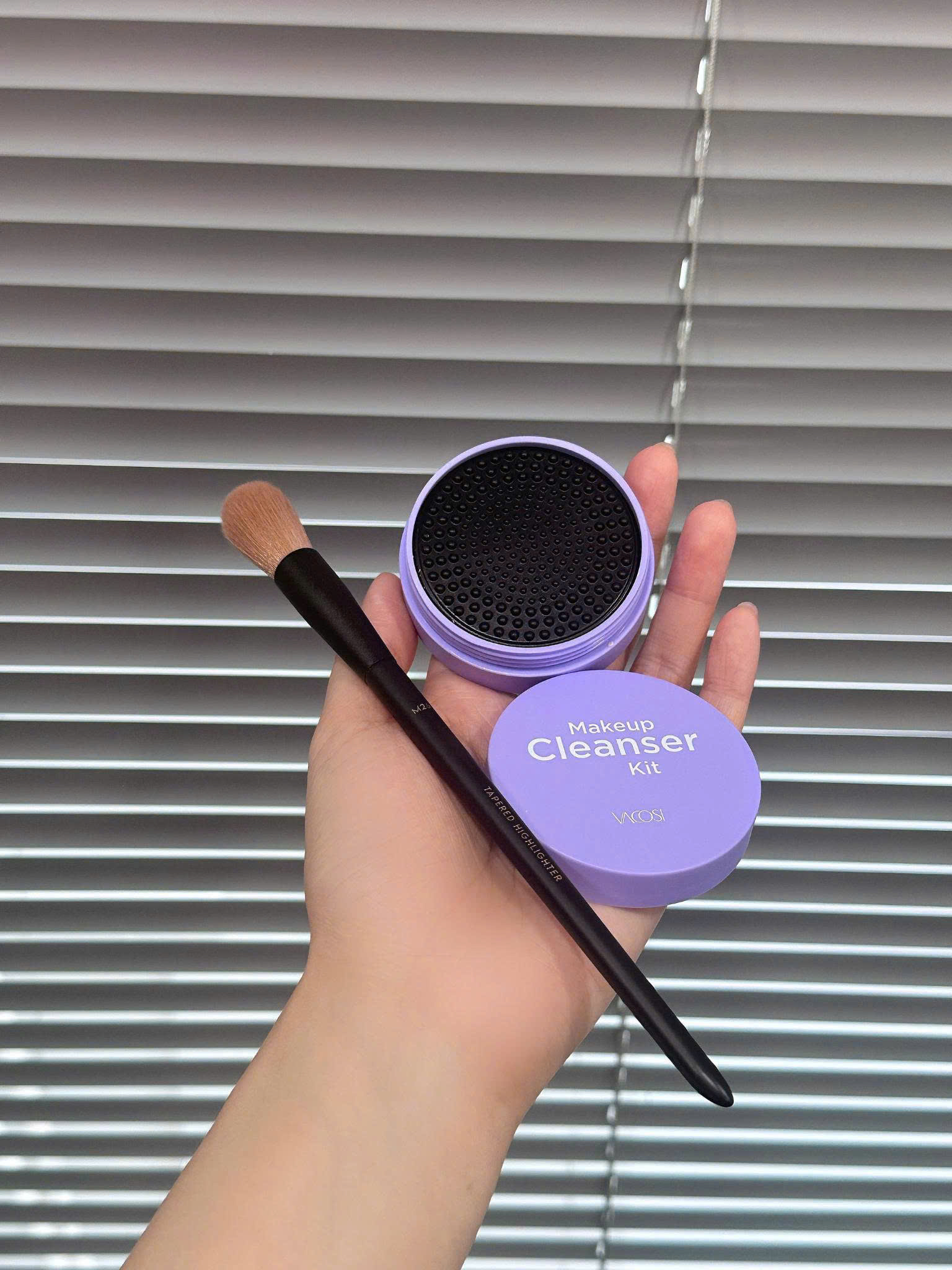 HỘP RỬA CỌ TRANG ĐIỂM KÈM XÀ BÔNG VACOSI - DC14 - VACOSI MAKEUP CLEANSER KIT