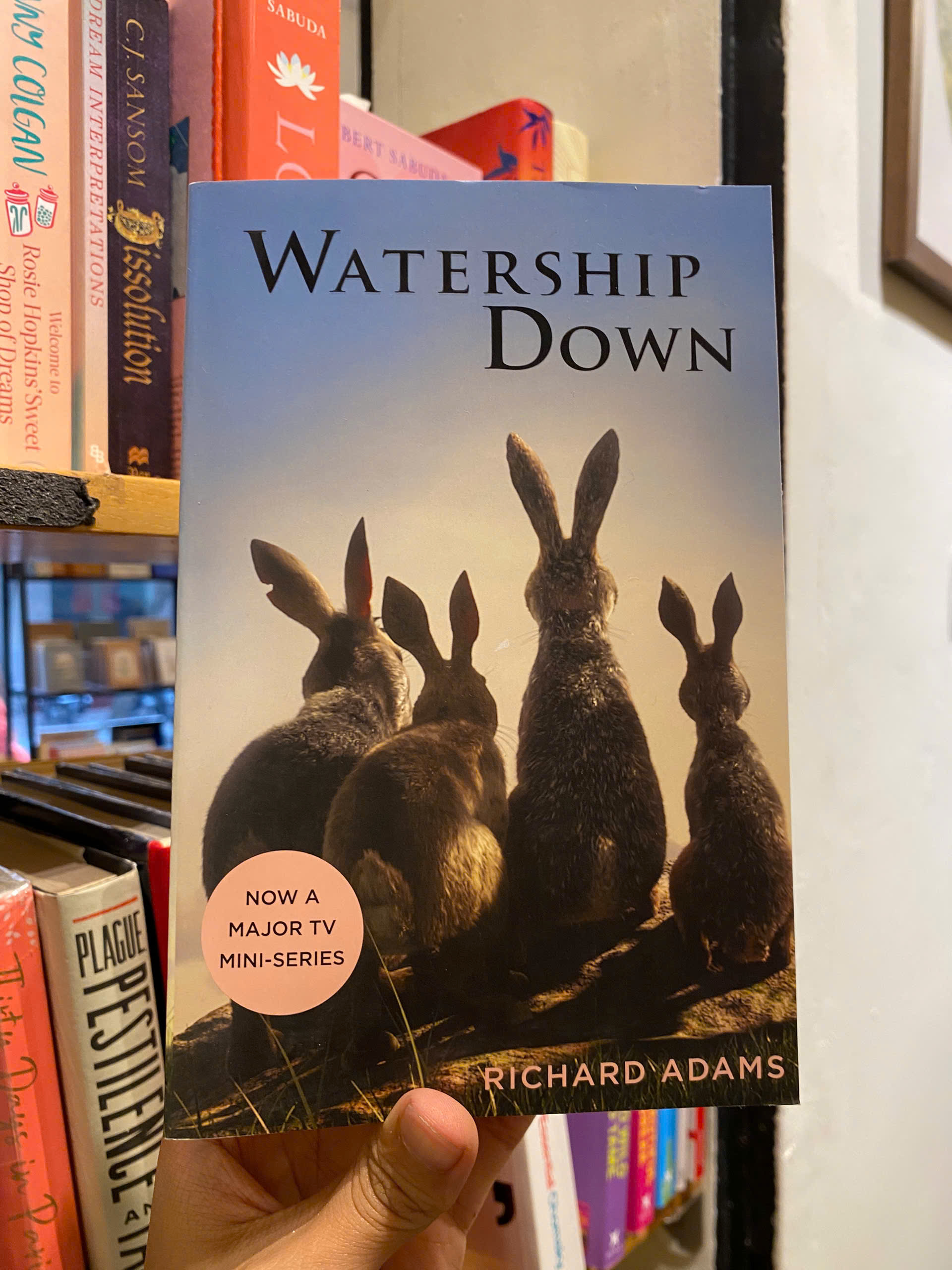 Sách - Watership Down (A Puffin Book) by Richard Adams - Classics, Fiction, Fantasy ,Young Adult
