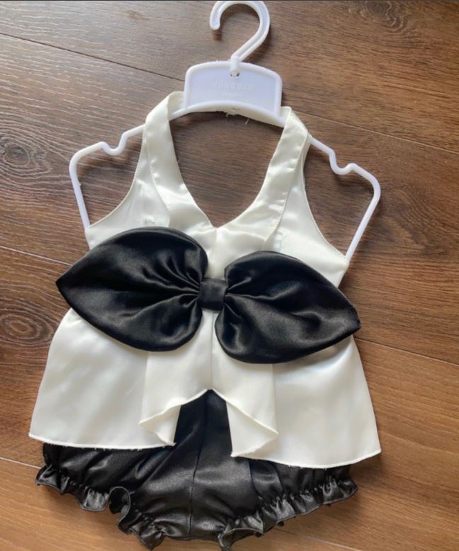 Bộ đồ bé gái Áo trắng nơ đen bé gái 8-23kg Angel Baby Thời Trang Thiết Kế