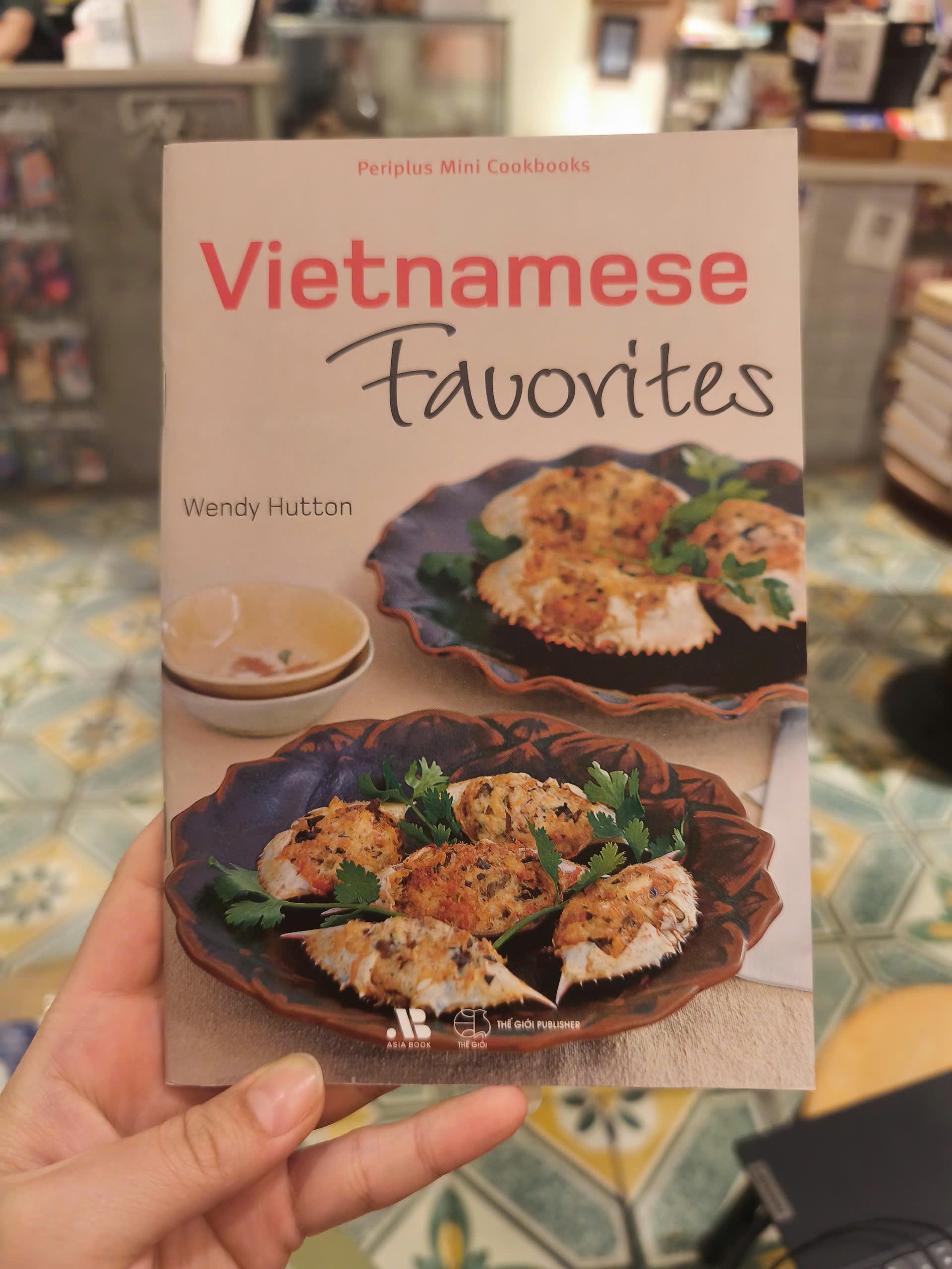 Sách - Vietnamese Favorites by Wendy Hutton - Periplus Mini Cookbooks