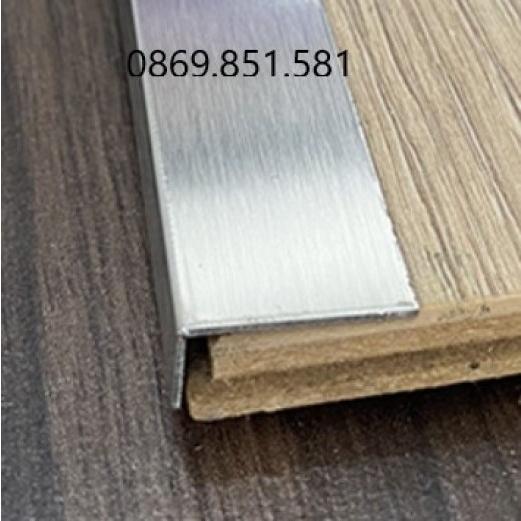 Nẹp Inox chữ L trắng xước Nẹp L inox 304 dày 0.8, thanh dài 2m44