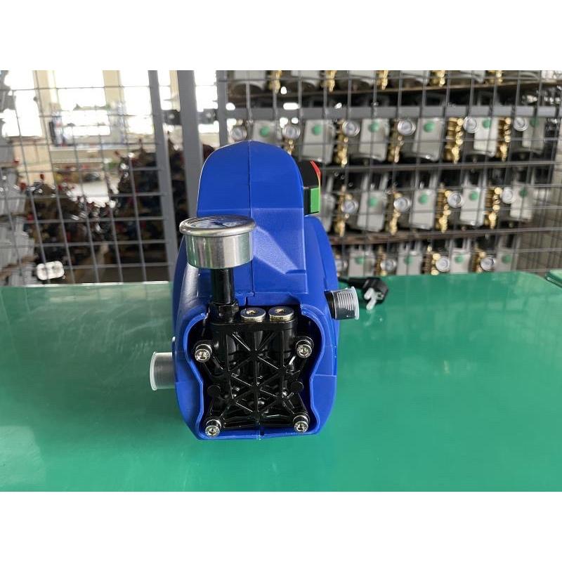Máy xịt rửa xe motor đồng,công suất 1800W, áp lực 100 bar,8L/phút hiệu HTC1804