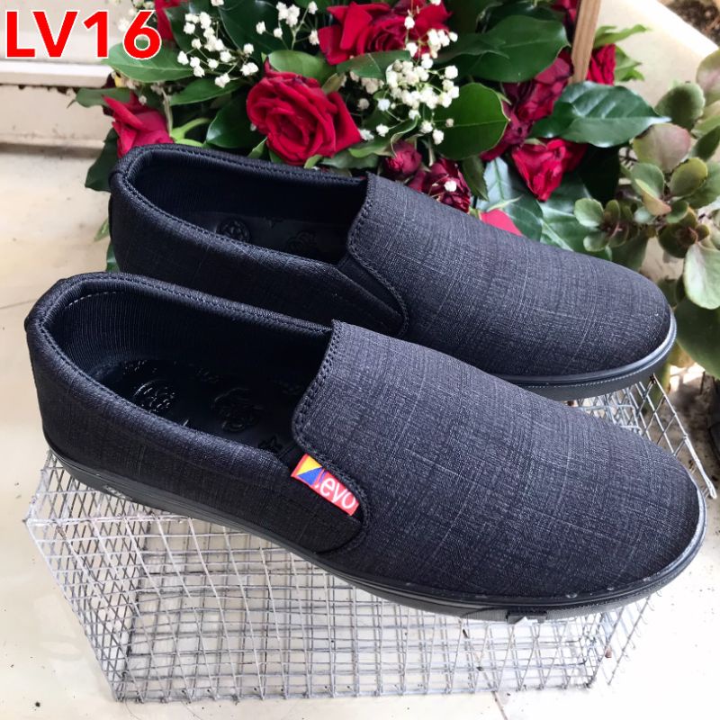 Giày lười vãi nam đế đen, phom chuẩn đẹp, size từ 38-43,mã LV16.màu xám đen, mẫu mới nhất hiện nay