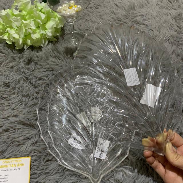 Dĩa hình chiếc lá màu trong suốt