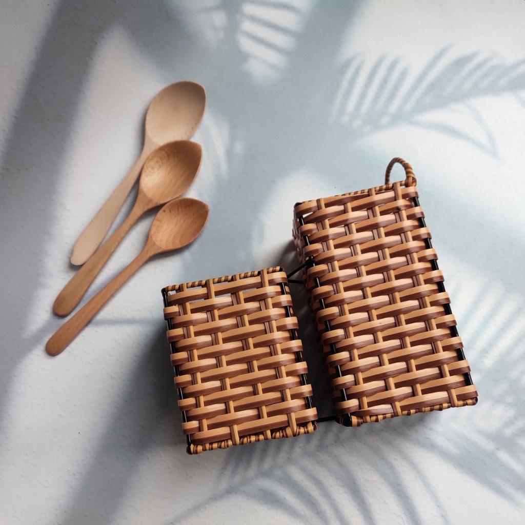 Set Đôi Hộp/Lọ Đựng Đũa 2 Ngăn Giả Mây Xinh Xắn