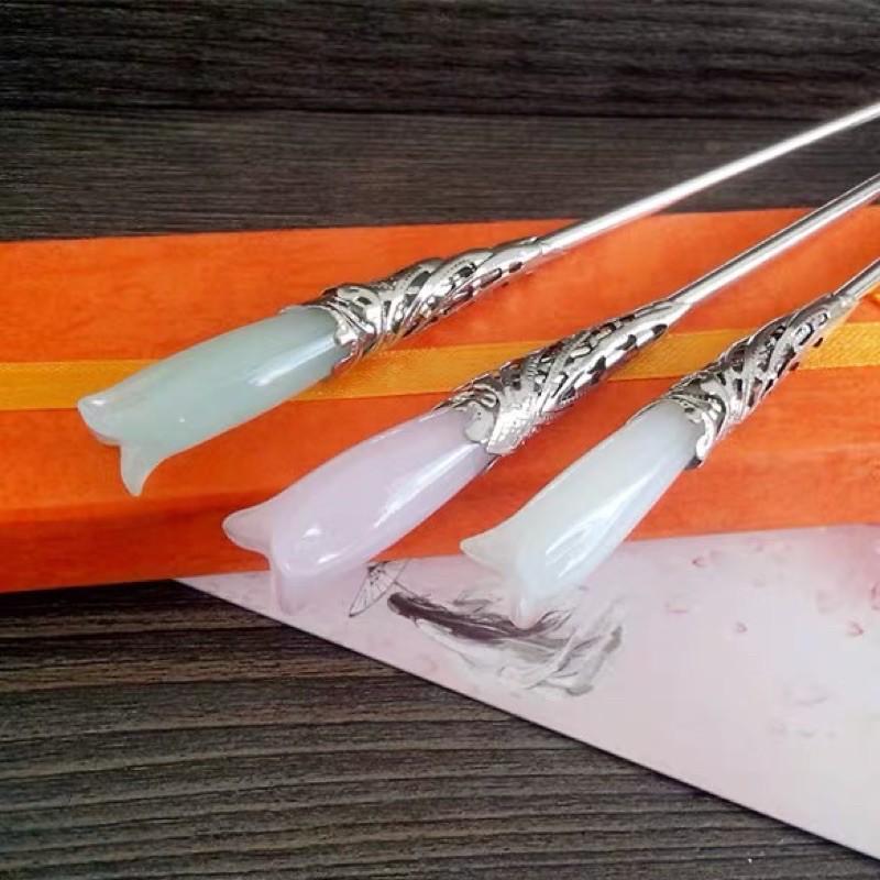 Trâm màu trắng cài tóc cổ trang