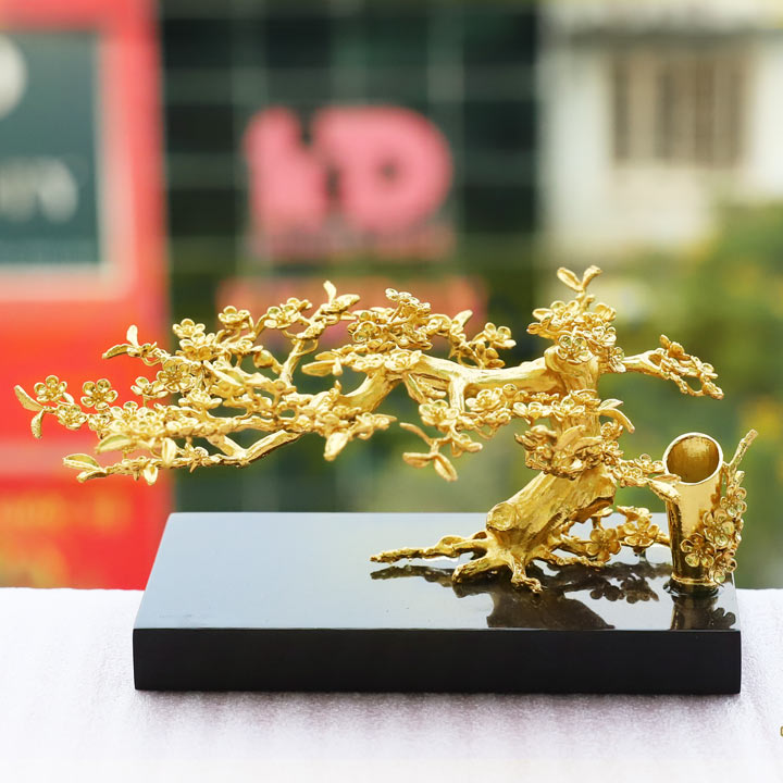 Cây hoa mai thế bonsai mạ vàng