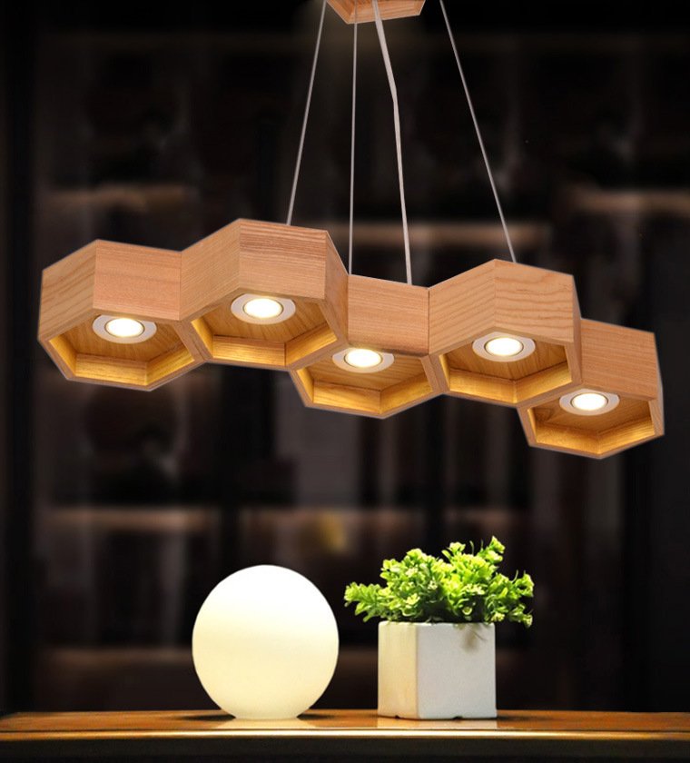 Đèn thả BERE trang trí hiện đại hình tổ ong bằng gỗ hiện sang trọng độc đáo.