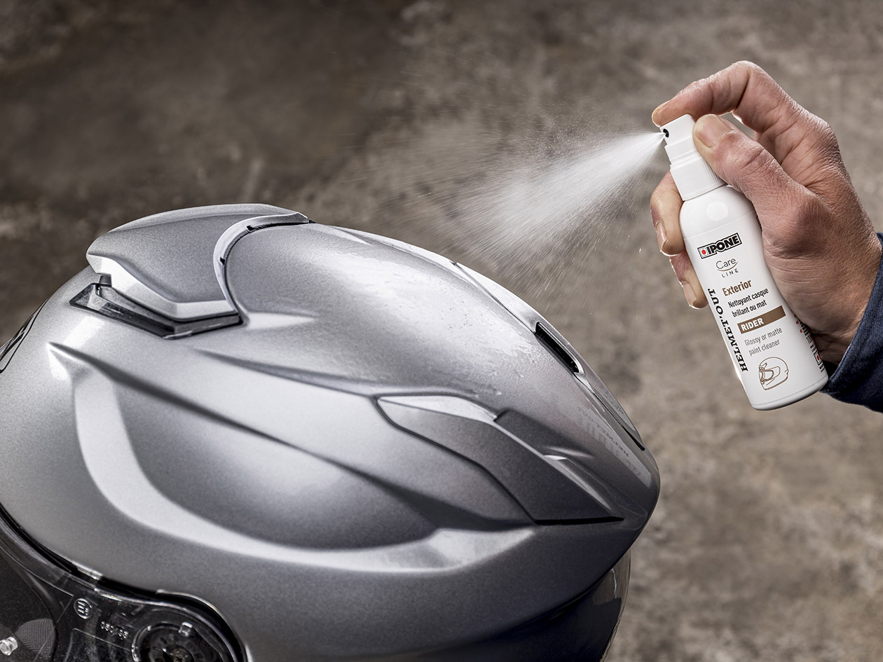 Bộ vệ sinh, khử mùi, chăm sóc mũ nón bảo hiểm và kháng nước kính chắn gió Ipone Helmet Care Combo