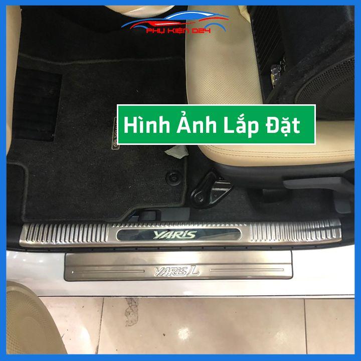 Bộ ốp bậc cửa trong ngoài nẹp bước chân Yaris 2019-2020 Inox chống trầy trang trí xe