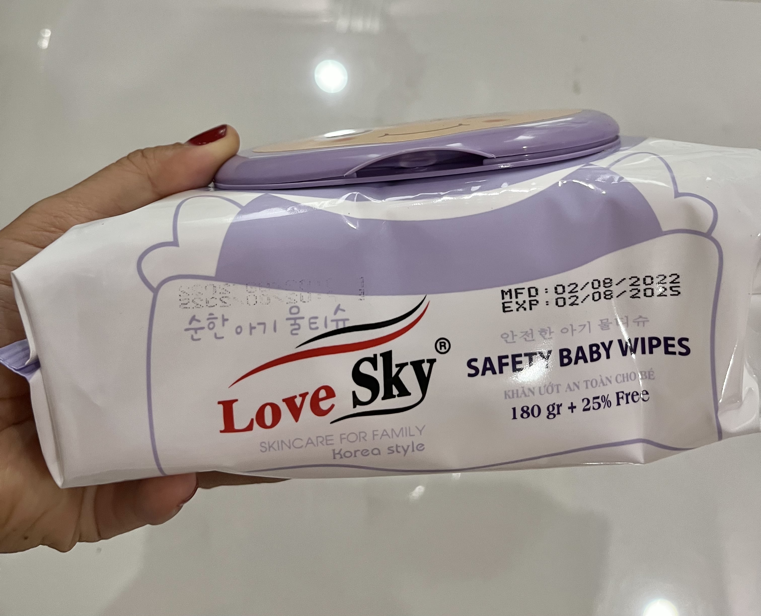 Khăn Ướt Love Sky An Toàn Cho Mọi Loại Da Loại Lớn 125gr