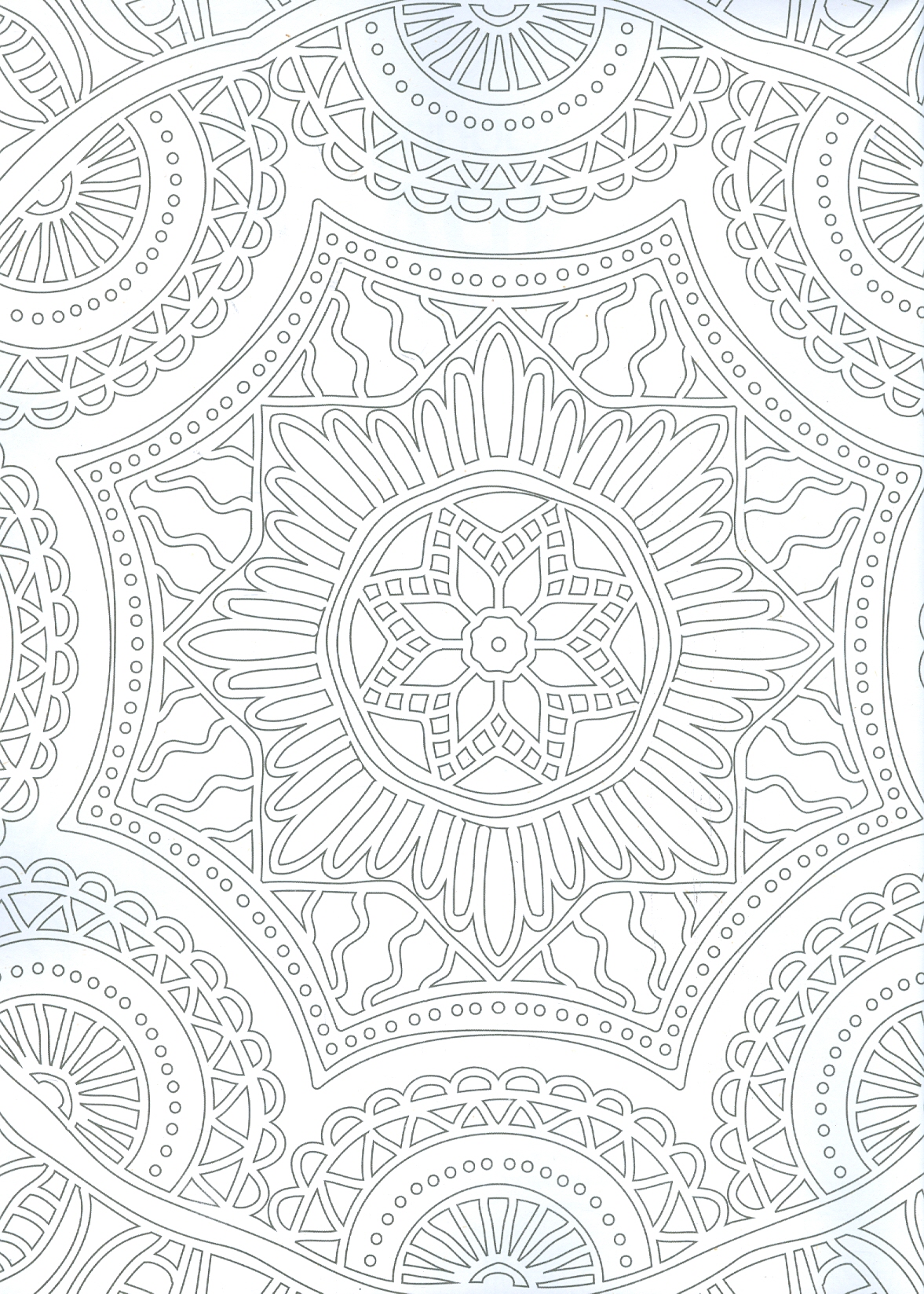 Mandala - Adult Colouring Book (Sách tô màu dành cho người lớn: Họa Tiết Và Hoa Văn)