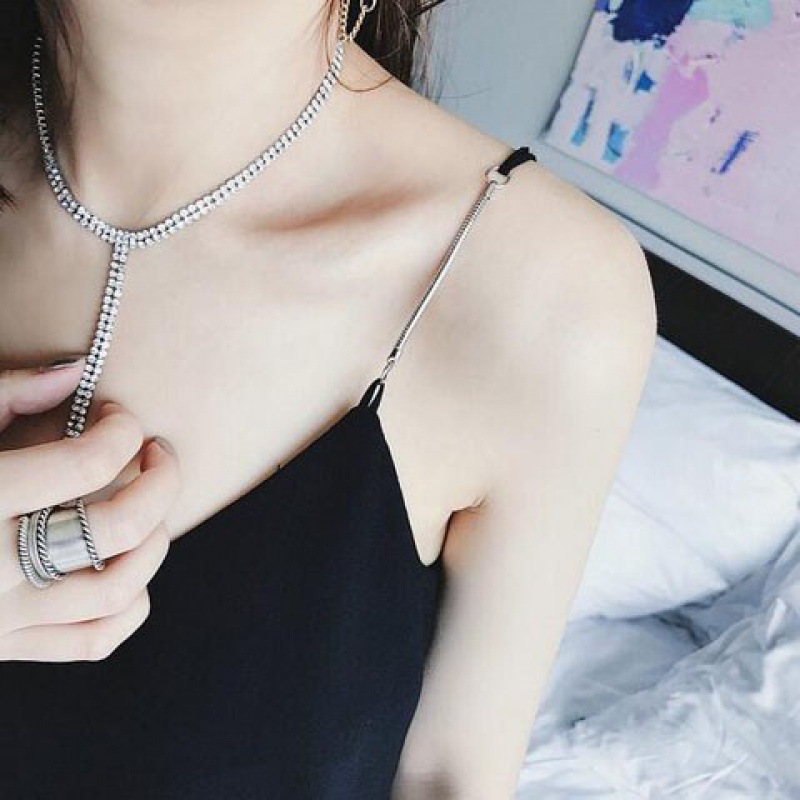 Choker đính đá dáng dài thả sợi sang chảnh