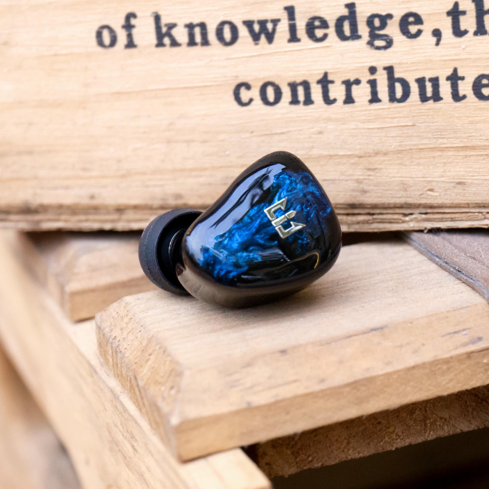 TRI Star River 2DD Màn hình trong tai Tai nghe có dây 2Pin có công tắc điều chỉnh Tai nghe HiFi Tai nghe chạy thể thao Tai nghe nhạc DJ Màu sắc: Xanh dương Kích thước 3,5 mm