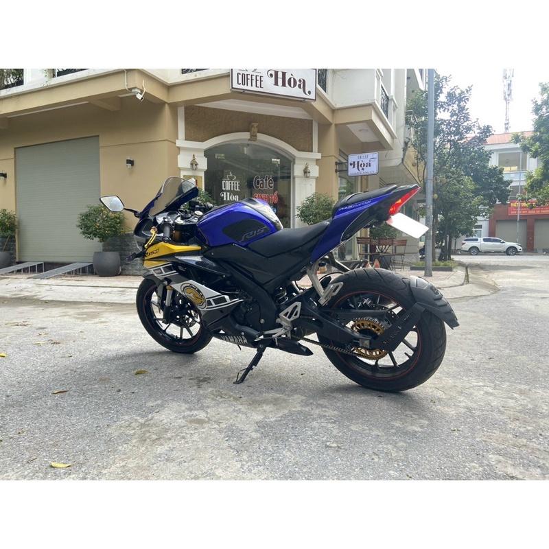 Mỏ cầy phong cách Motor GP lắp cho Yamaha R15 V3. Mỏ cầy tinh xảo, sơn đen, chất liệu Composit