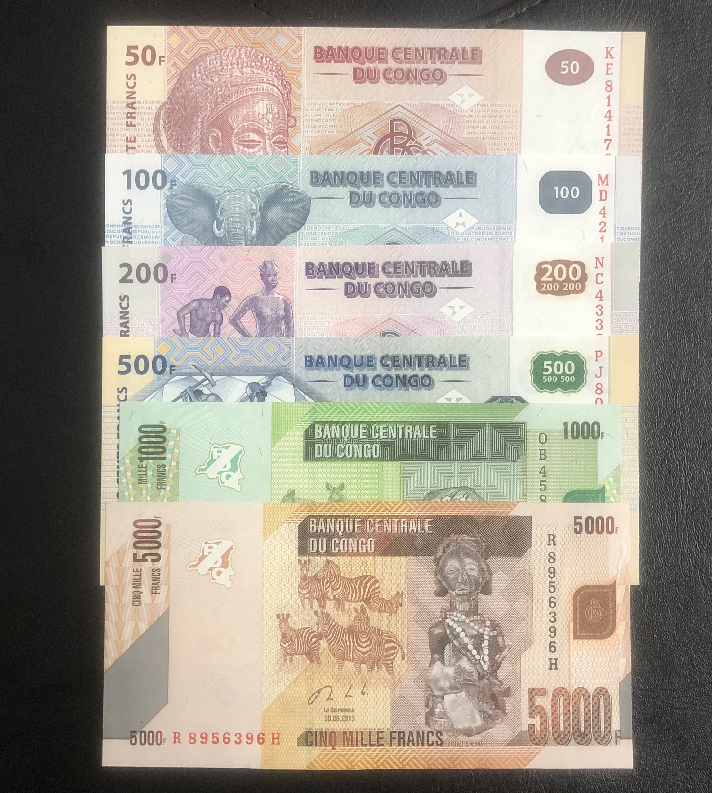 Bộ tiền của Congo 6 mệnh giá khác nhau, mới cứng, kèm bao nilong bảo quản