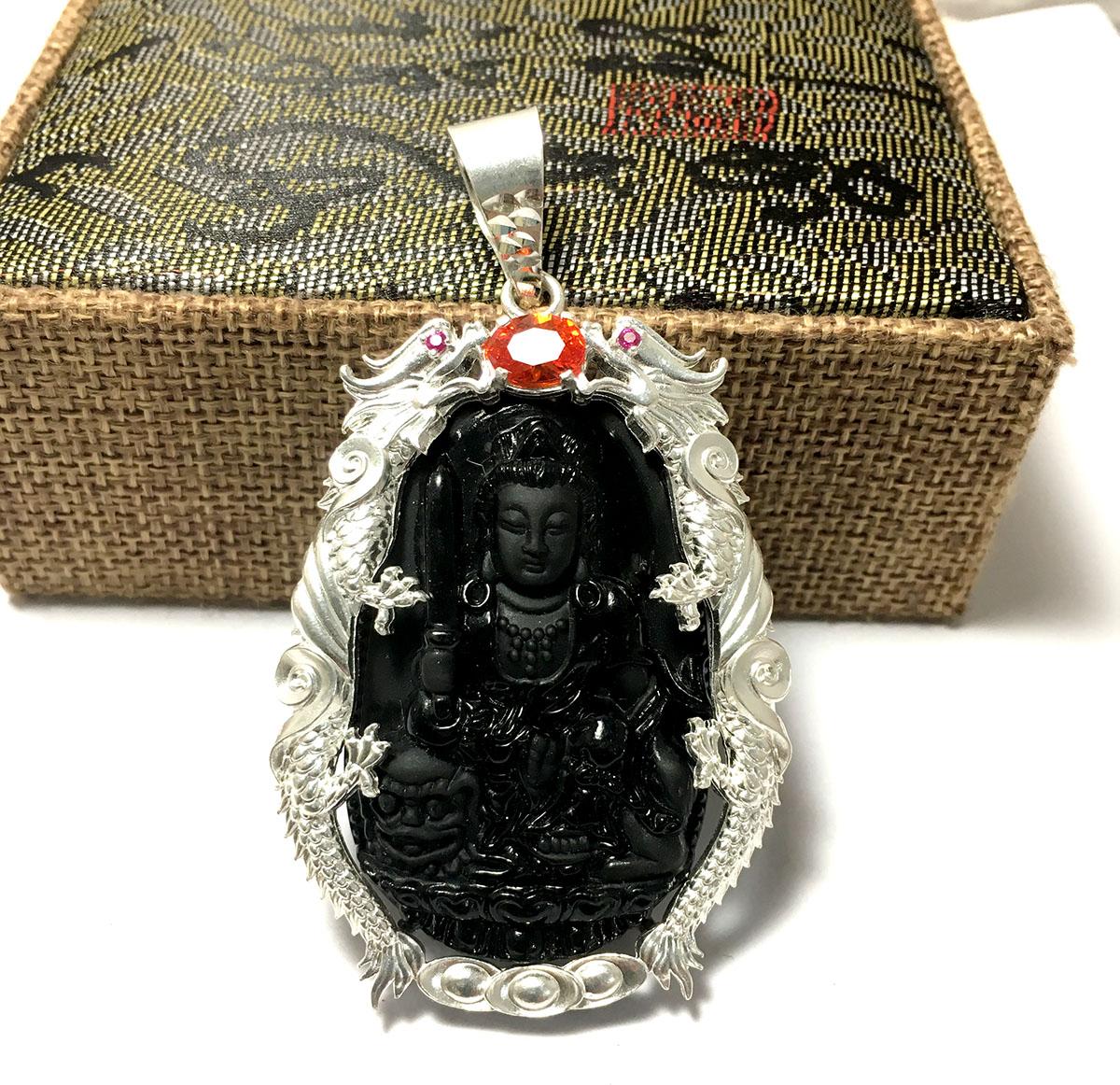 Mặt dây nam bản mệnh ngài Văn Thù Bồ Tát màu đen bọc rồng chầu bạc ta cao cấp cho người tuổi Mão Bạc QTJ - MBM33