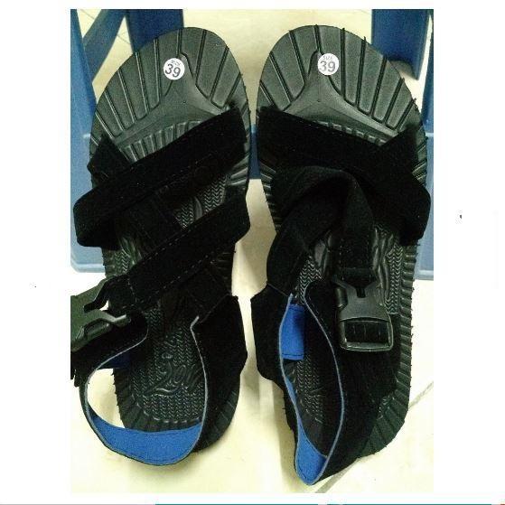 1 đôi dép sandal nam nữ bền đẹp