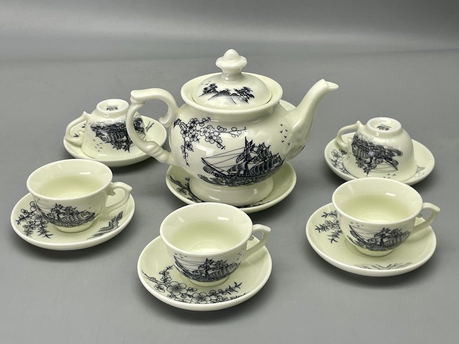 Bộ Ấm Trà Hoàng Hậu Hoạ Tiết Thuận Buồm Xuôi Gió Truyền Thống